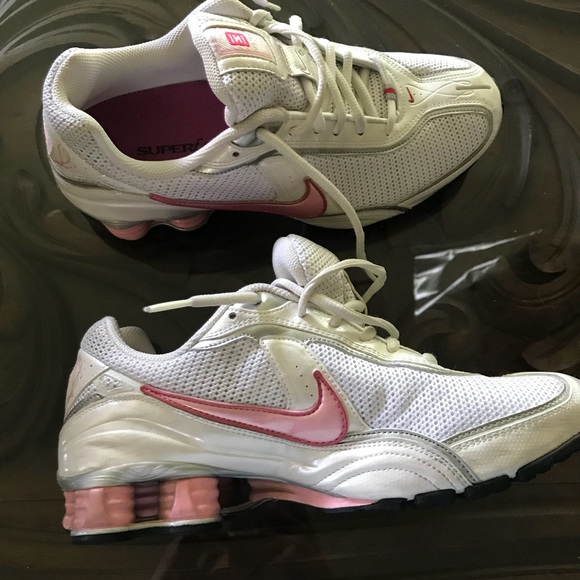 Nike Shoes - Nike Shox Women’s 9.5
